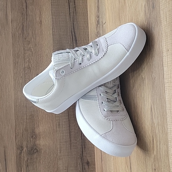 Van's Sport Low Brand new in the box authentic uper leather. - Picture 4 of 14